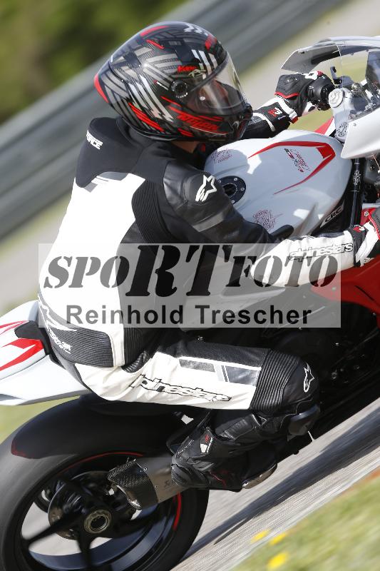 Archiv-2025/07 19.04.2025 Speer Racing ADR/Gruppe gelb/backside
